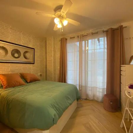 precioso apartamento funcional Sevilla Bagian luar foto